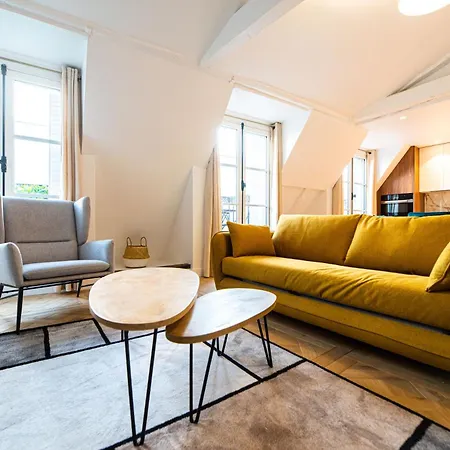 Apartment Cia - Flat In Louvre Museum With Balcony